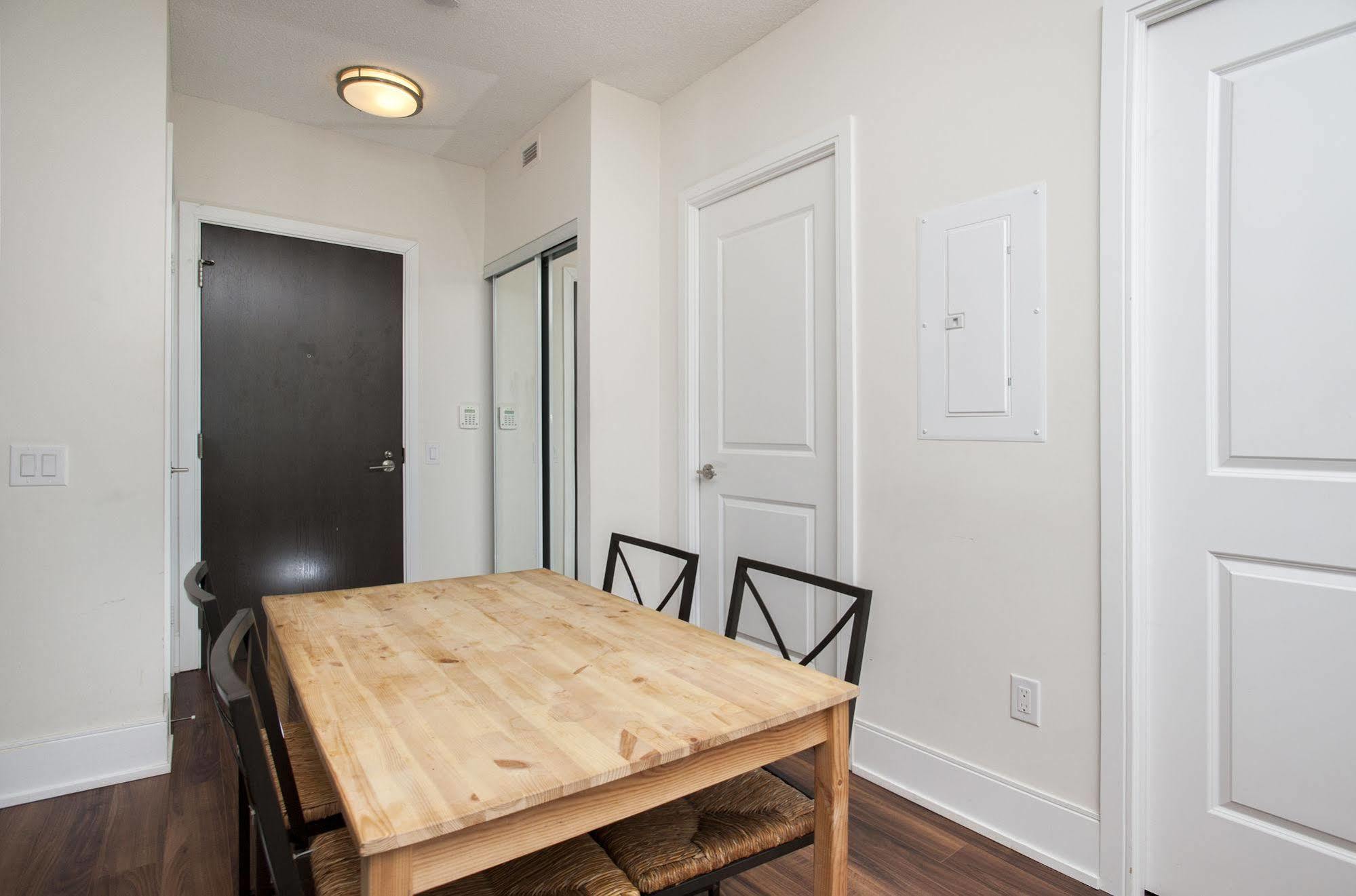 Life Suites Luxury Downtown Condos Toronto Esterno foto