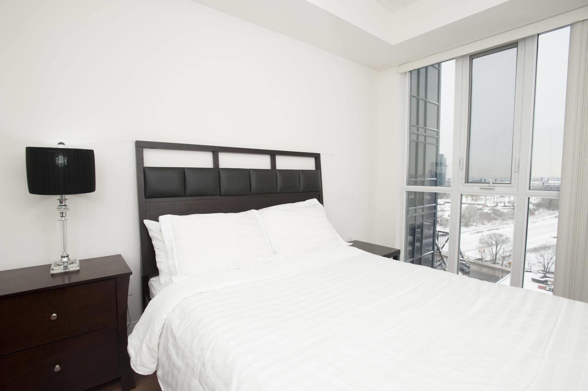 Life Suites Luxury Downtown Condos Toronto Esterno foto