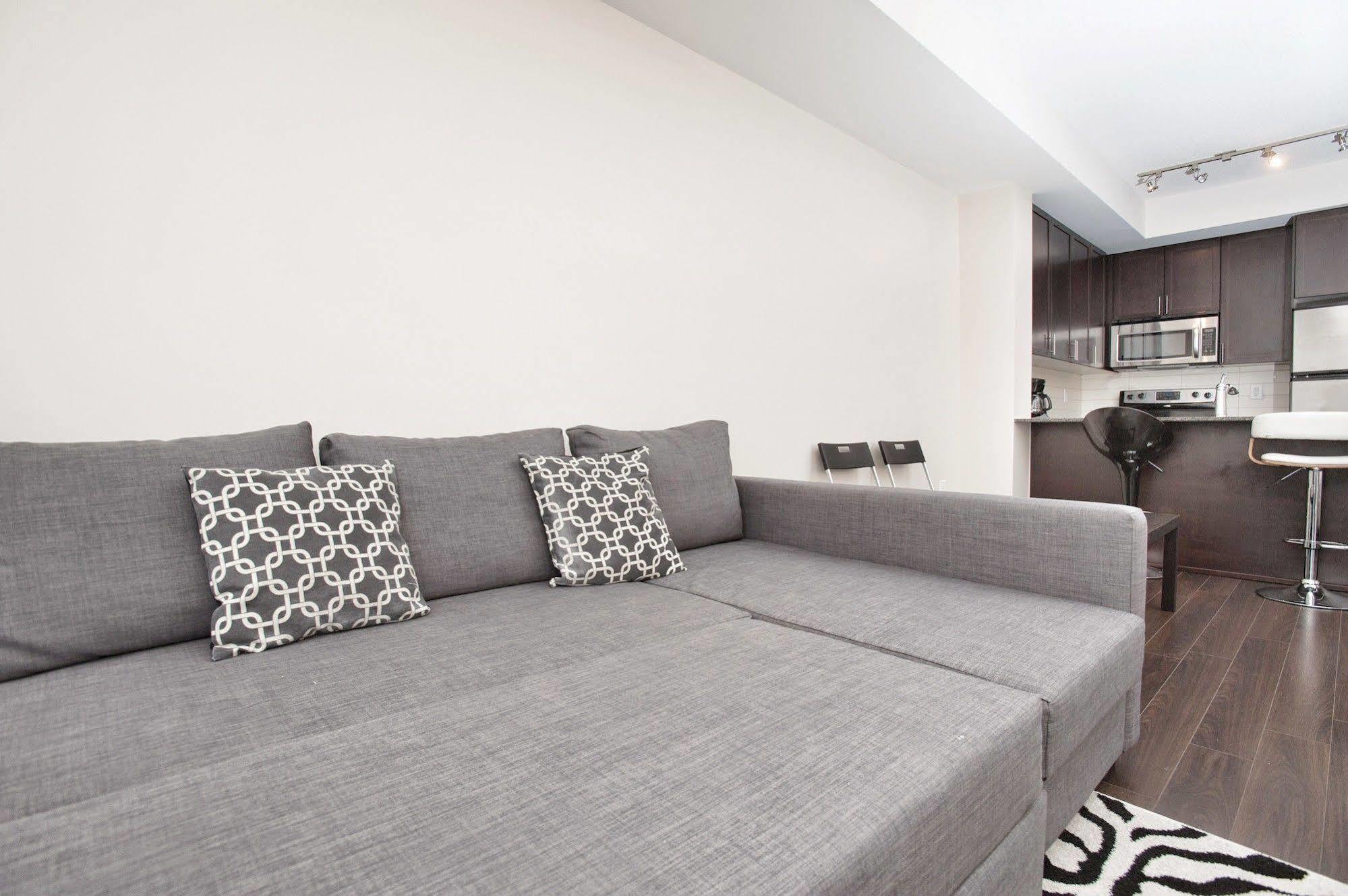 Life Suites Luxury Downtown Condos Toronto Esterno foto